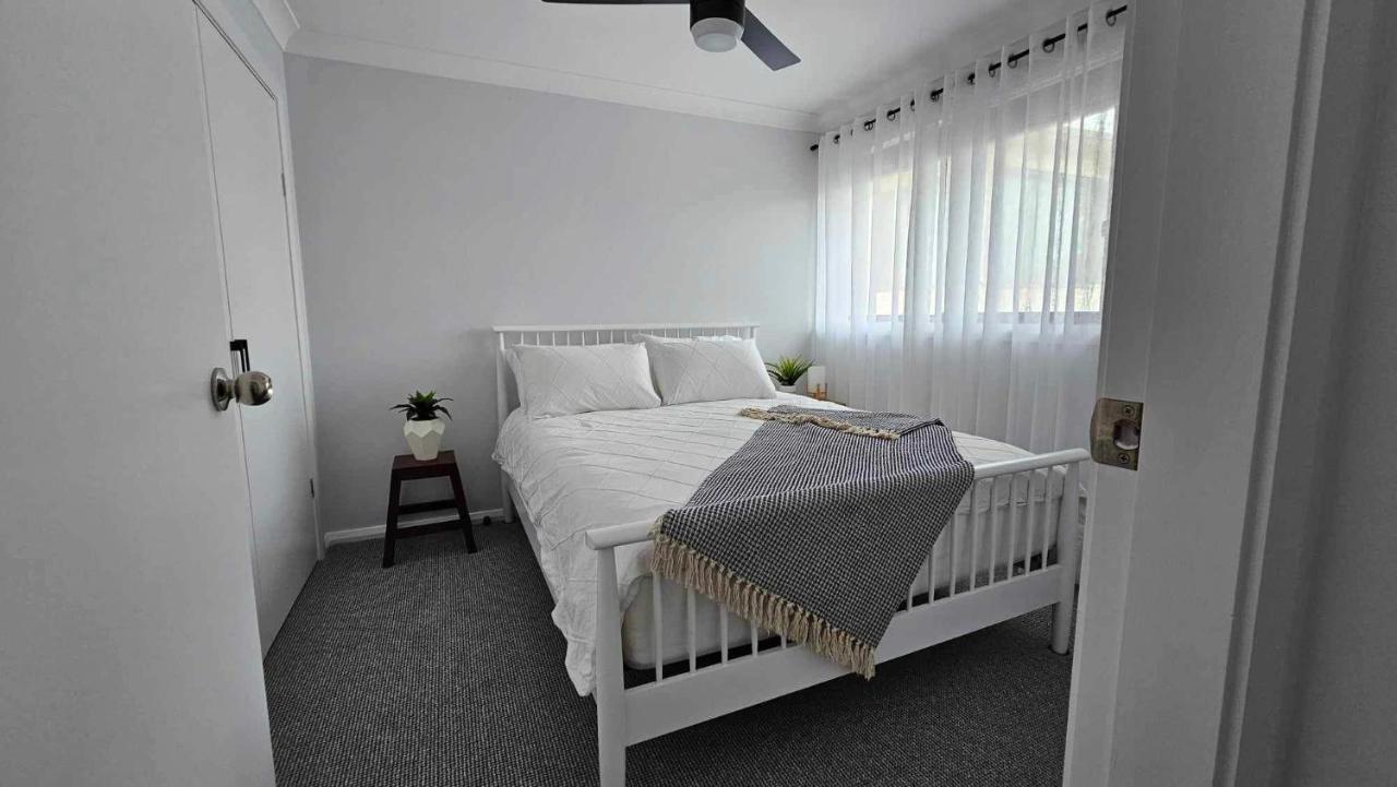 2 Seashells * Ulladulla